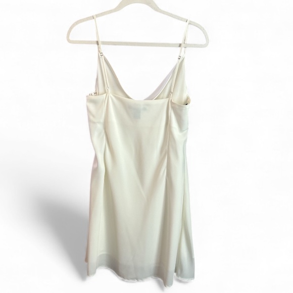 FOREVER 21 White Mini Slip Dress Size Large Adjustable Spaghetti Straps - Picture 2 of 4